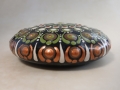 Bild 3 von Mandala-Stein „Kollektion Ackerhummel“ – Handgemaltes Dot Painting Unikat (Ø 7,5 cm)