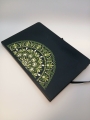Bild 2 von Handbemaltes Dot-Art Notizbuch DIN A5 „Salbei-Grün“ – Unikat mit fühlbarem 3D-Effekt